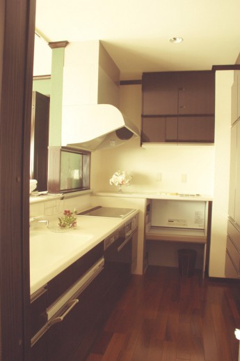 「機能的な感じのキッチン」の画像